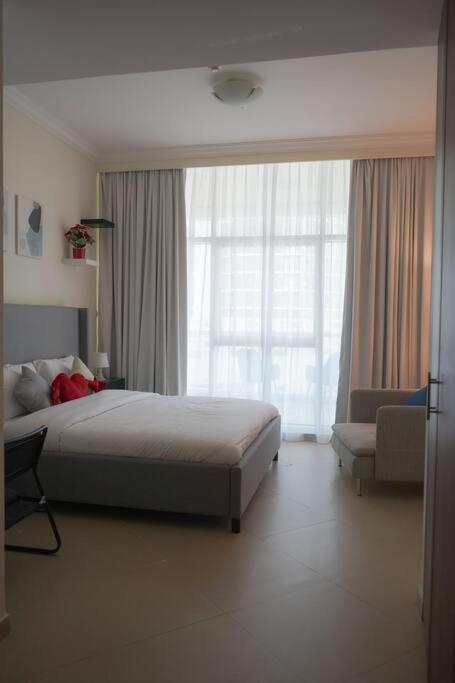 Step Into Serenity - Discover Modern Living In 1Br Apartment With Panoramic Views In Dubai Marina Near Jbr Walk, Beach And Bla Bla Club Luaran gambar