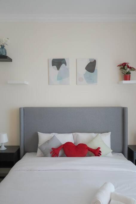 Step Into Serenity - Discover Modern Living In 1Br Apartment With Panoramic Views In Dubai Marina Near Jbr Walk, Beach And Bla Bla Club Luaran gambar