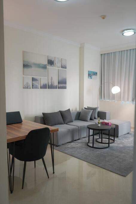Step Into Serenity - Discover Modern Living In 1Br Apartment With Panoramic Views In Dubai Marina Near Jbr Walk, Beach And Bla Bla Club Luaran gambar