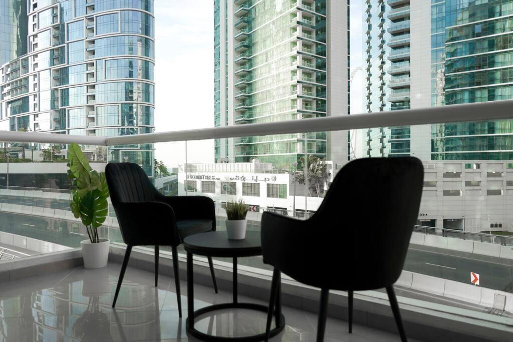Step Into Serenity - Discover Modern Living In 1Br Apartment With Panoramic Views In Dubai Marina Near Jbr Walk, Beach And Bla Bla Club Luaran gambar