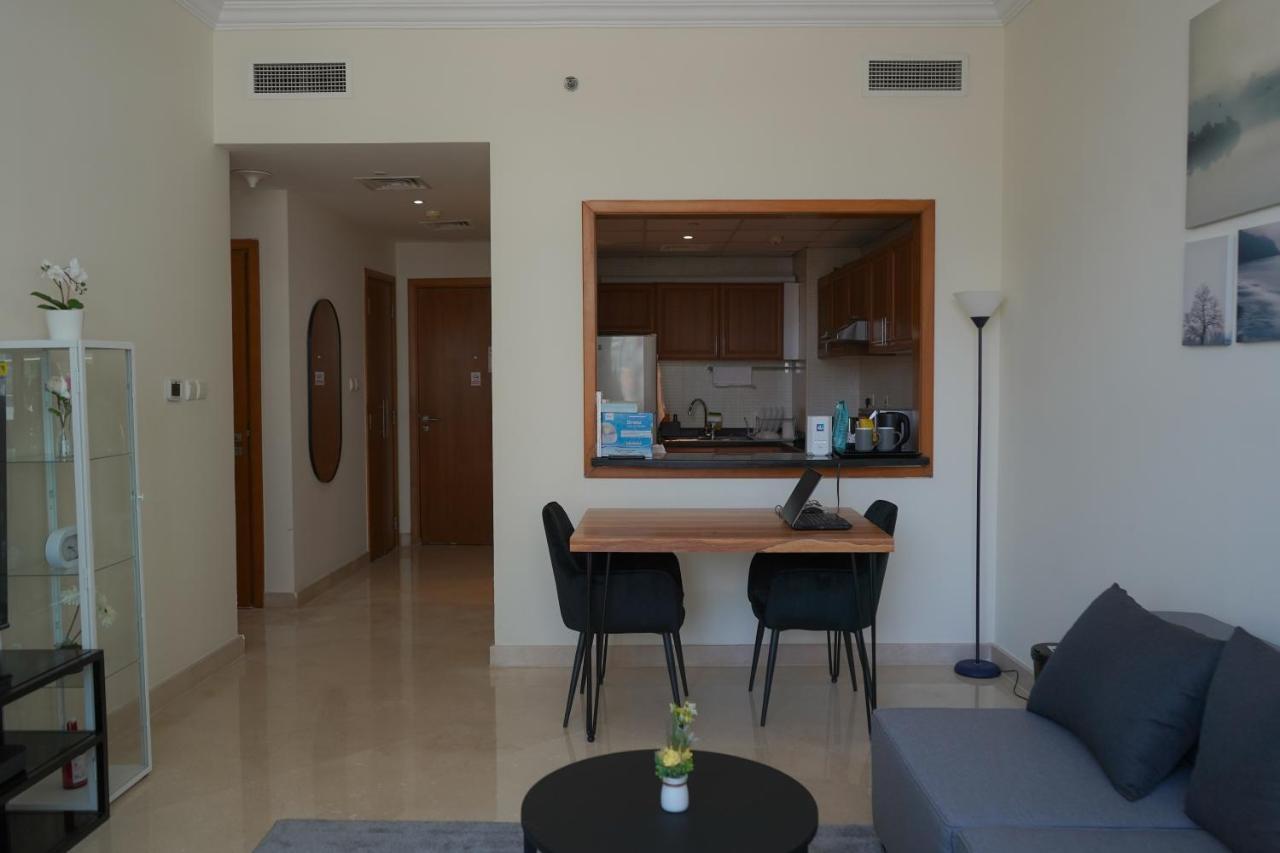 Step Into Serenity - Discover Modern Living In 1Br Apartment With Panoramic Views In Dubai Marina Near Jbr Walk, Beach And Bla Bla Club Luaran gambar